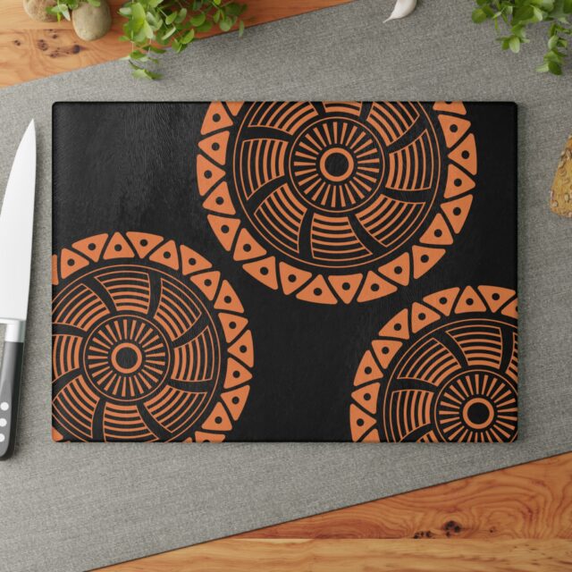 Anyanwu Glass Cutting Board - Noir