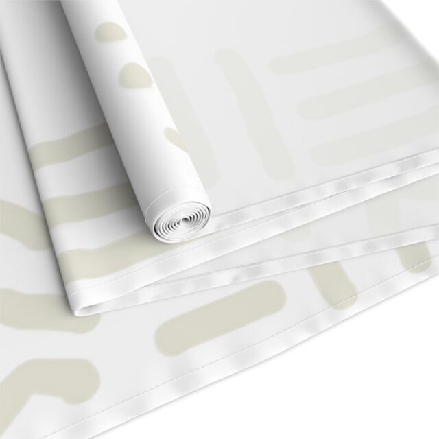 Harlem Collection Table Runner in Snowdrift & Ivory